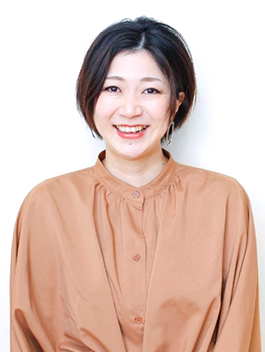 営業アシスタント 千代延綾乃